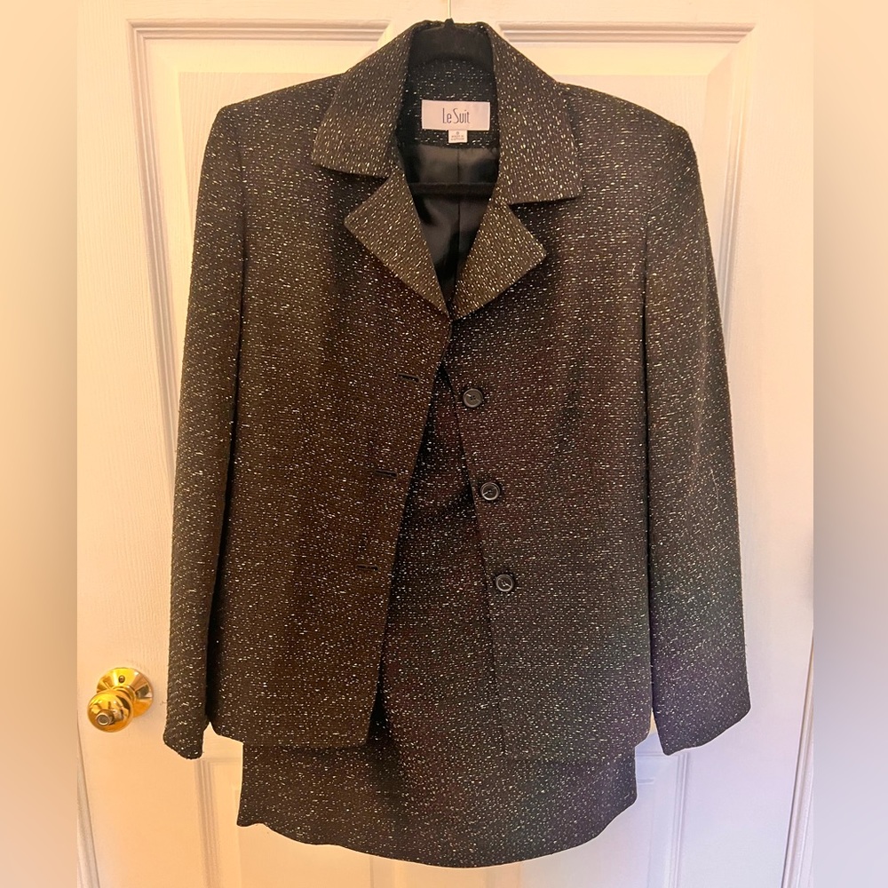 Le Suit skirt set